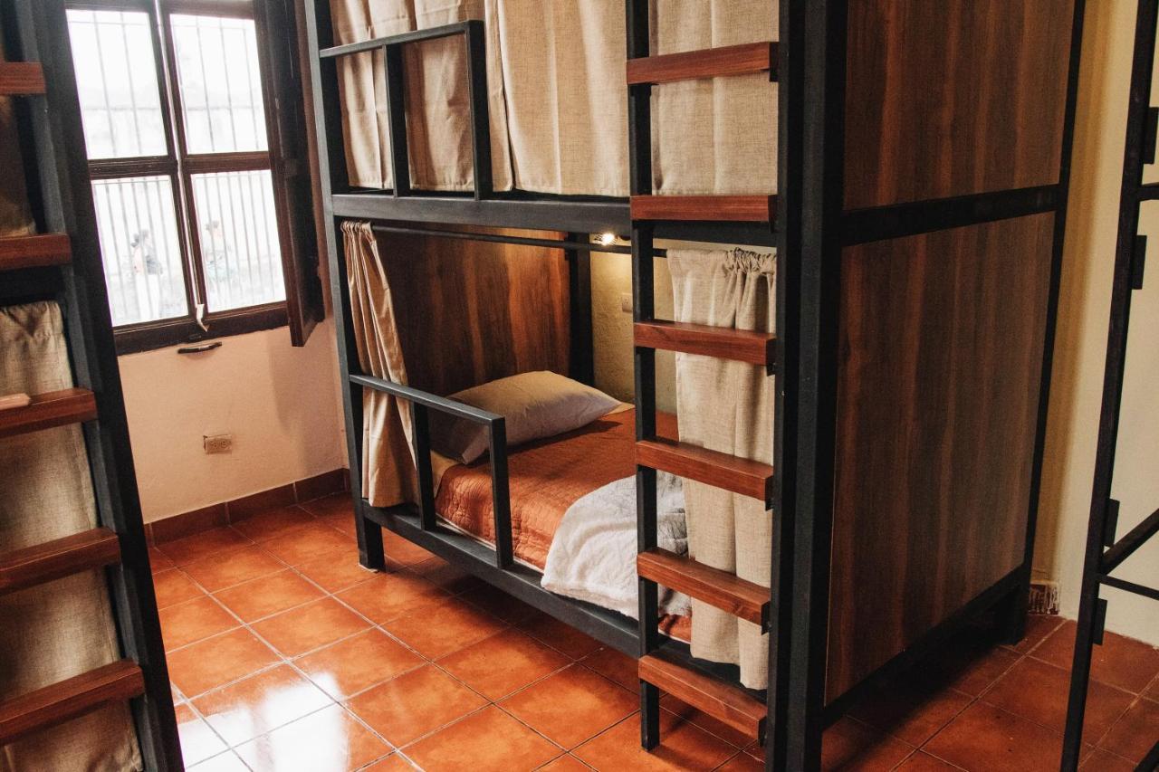 Flore Hostel アンティグア・グアテマラ エクステリア 写真